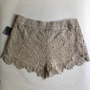 Ecote Women’s Shorts Boho Crochet Sz M